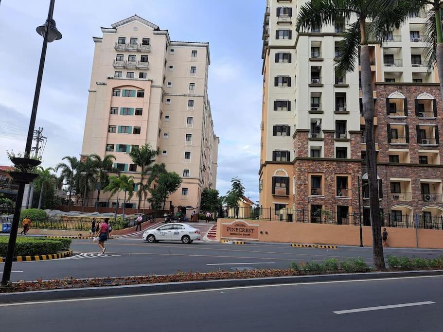 Condo Deluxe Near Naia Terminal 3 Manila Exterior photo